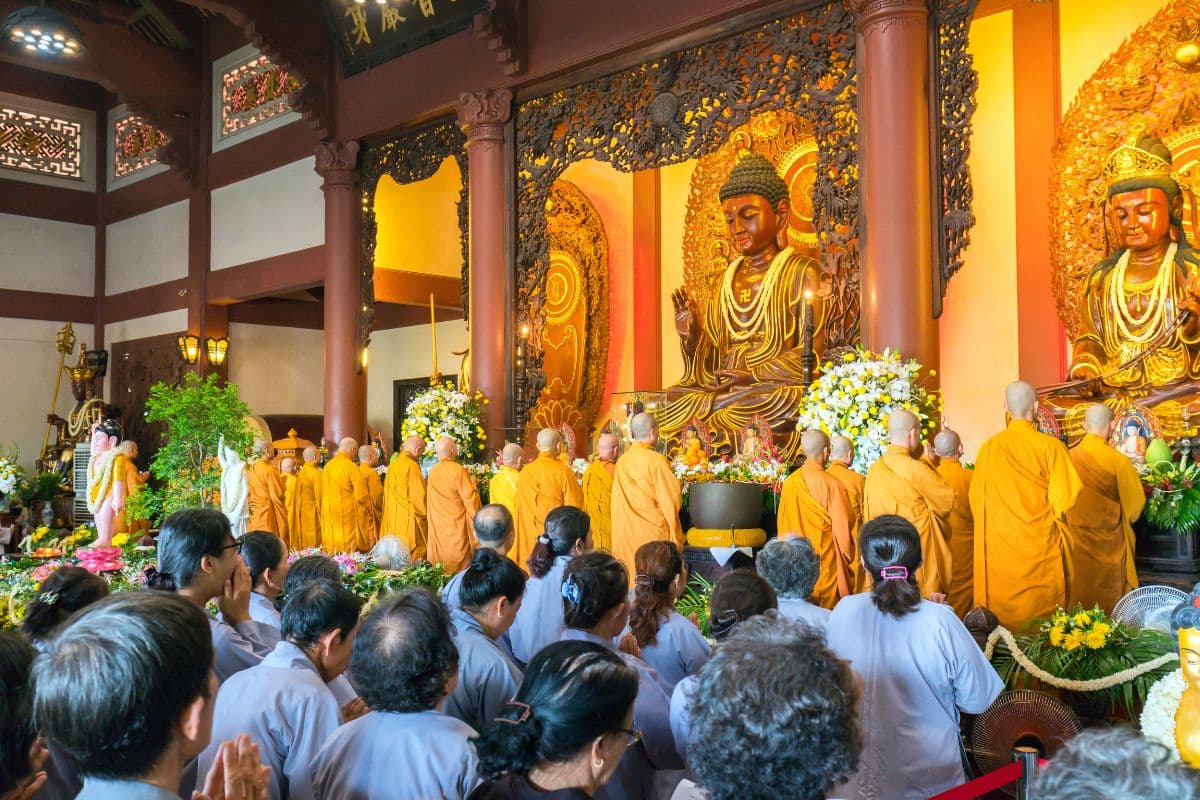 mơ thấy phật có ý nghĩa gì? đánh số nào may mắn? 2 mơ thấy đi chùa lễ phật